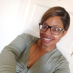 Meet your Posher, Alexus